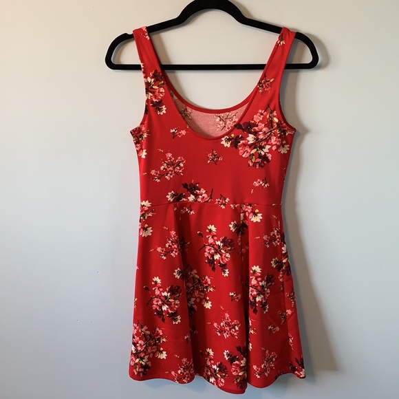 Sleeveless Skater Dress - Picture 3 of 4
